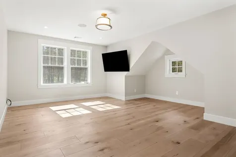 12-41 Knoll Crest Road Bedford NH 03110