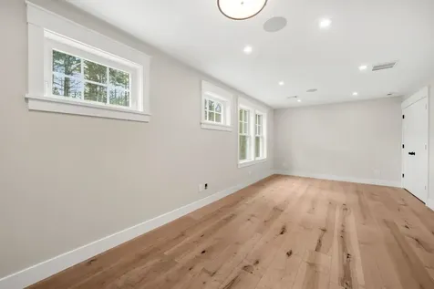 12-41 Knoll Crest Road Bedford NH 03110