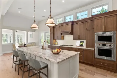 12-41 Knoll Crest Road Bedford NH 03110