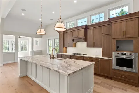 12-41 Knoll Crest Road Bedford NH 03110
