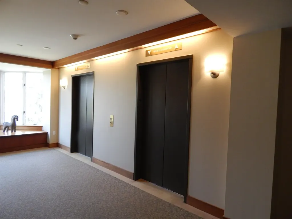 300 River Road Manchester NH 03104