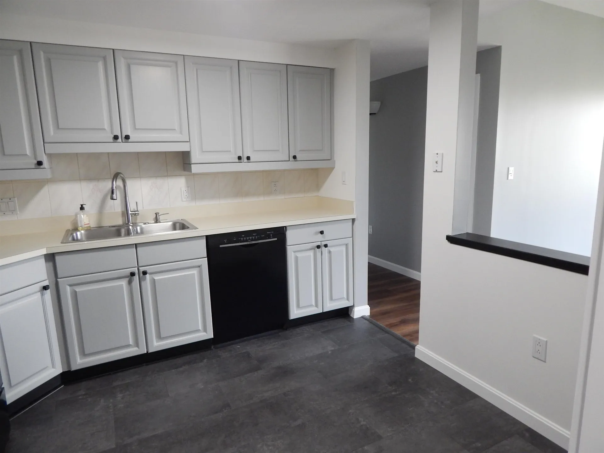 300 River Road Manchester NH 03104