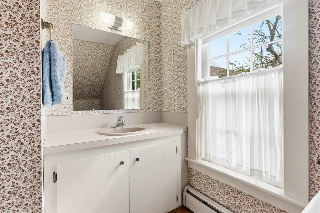 567 Main Street Sanford ME 04083