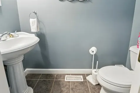 55 River Birch Circle Manchester NH 03102