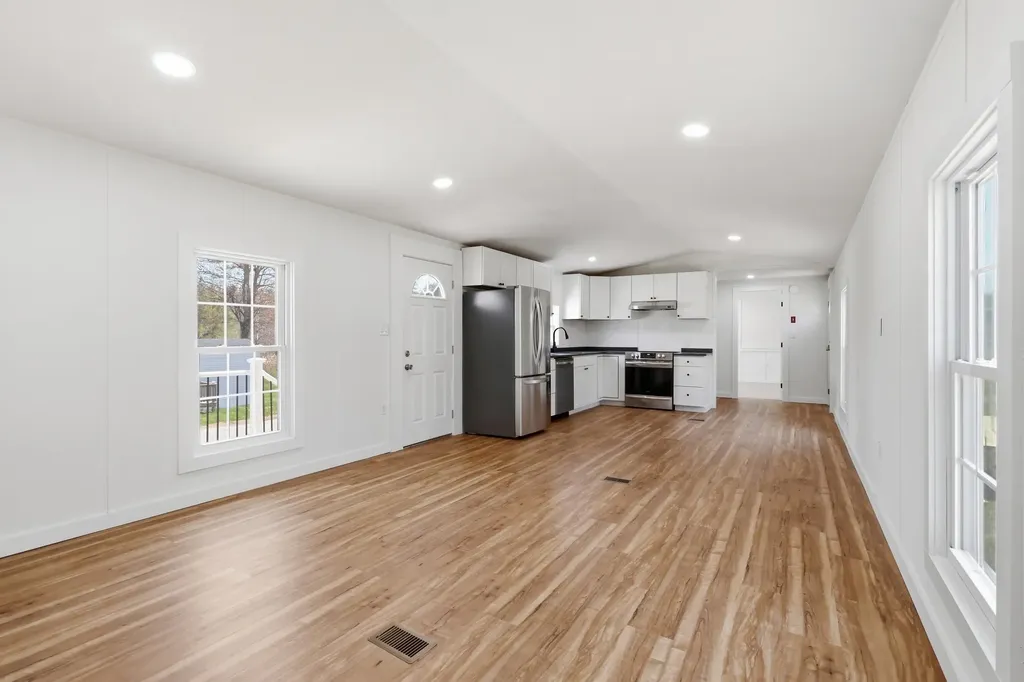 33 Cleo Circle Rochester NH 03868