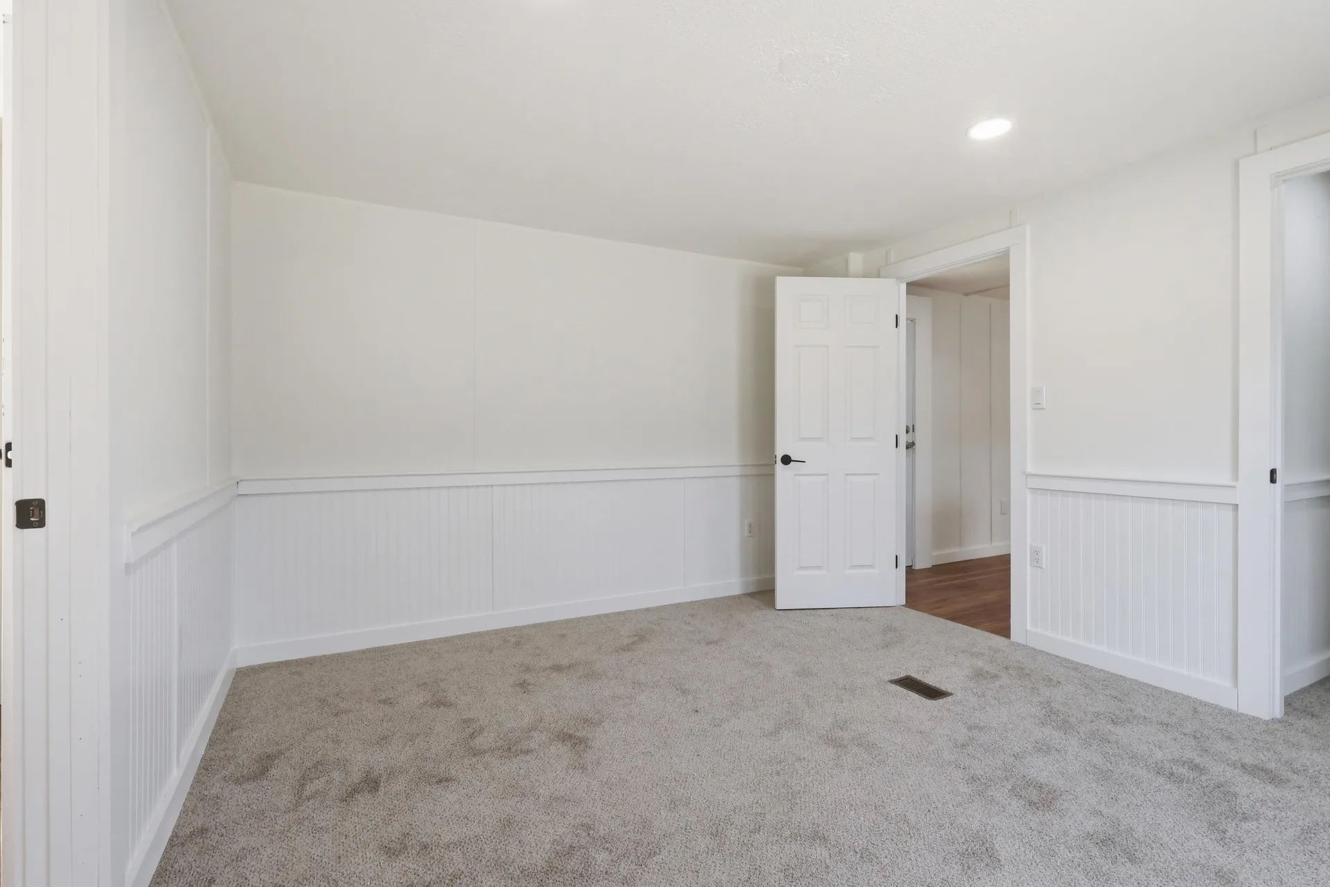 33 Cleo Circle Rochester NH 03868