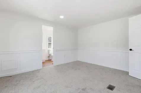 33 Cleo Circle Rochester NH 03868