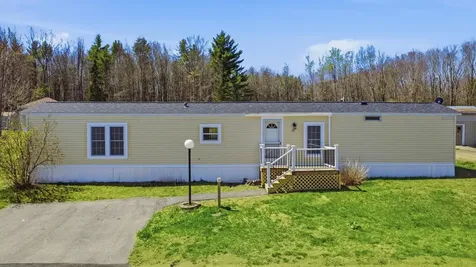 33 Cleo Circle Rochester NH 03868