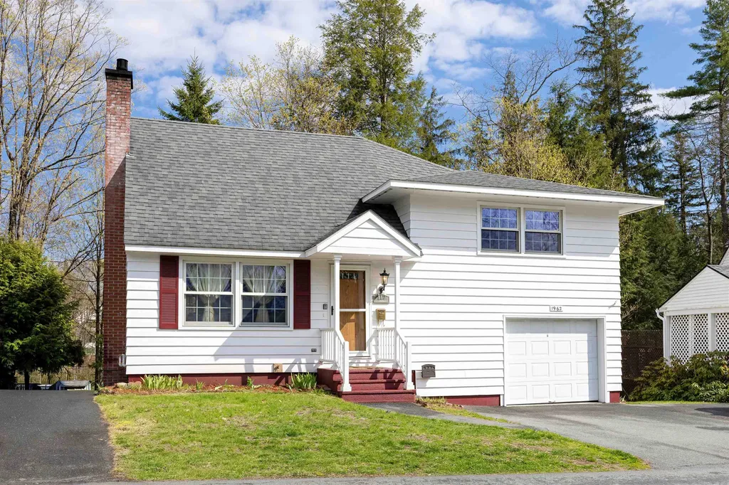 117 Underclyffe Road St. Johnsbury VT 05819