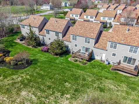 8 Windsor Lane Brentwood NH 03833