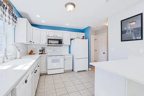 8 Windsor Lane Brentwood NH 03833