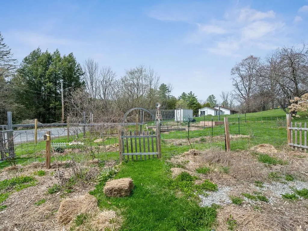 89 Richardson Road Barre Town VT 05641-9096