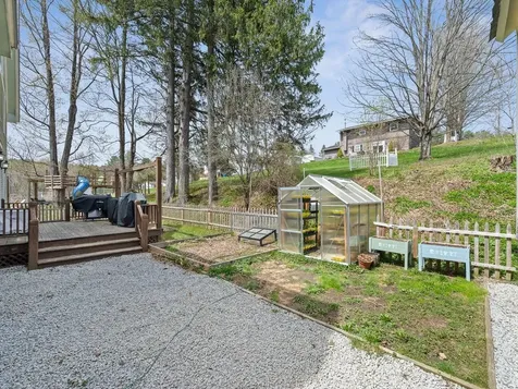 89 Richardson Road Barre Town VT 05641-9096