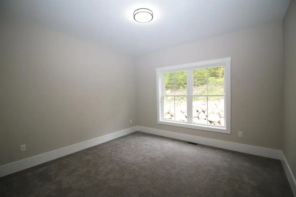 433 Dawn Court Pembroke NH 03275