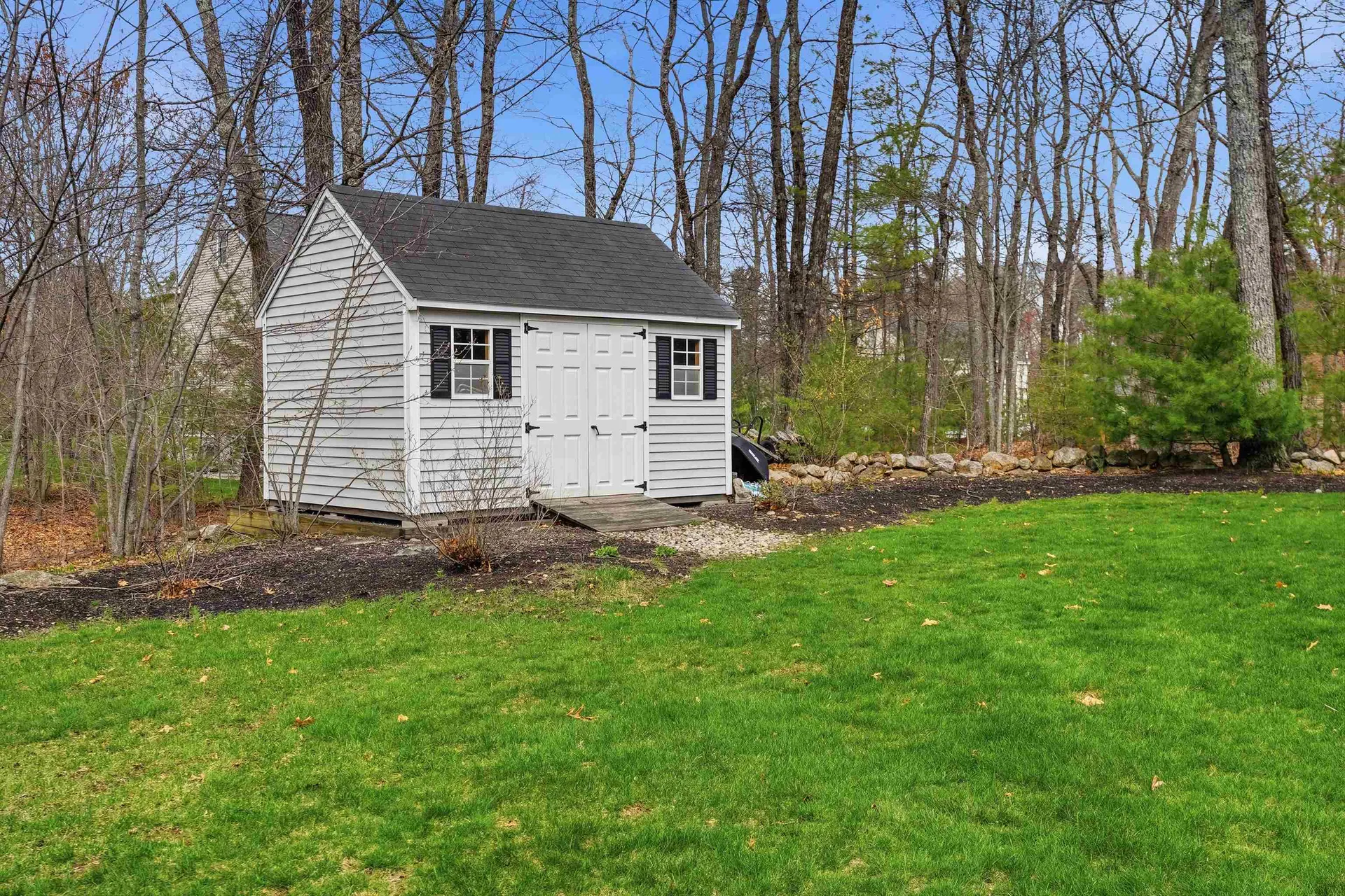 14 Buckhide Road Windham NH 03087