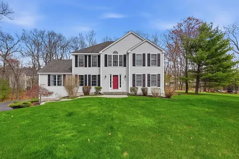 14 Buckhide Road Windham NH 03087