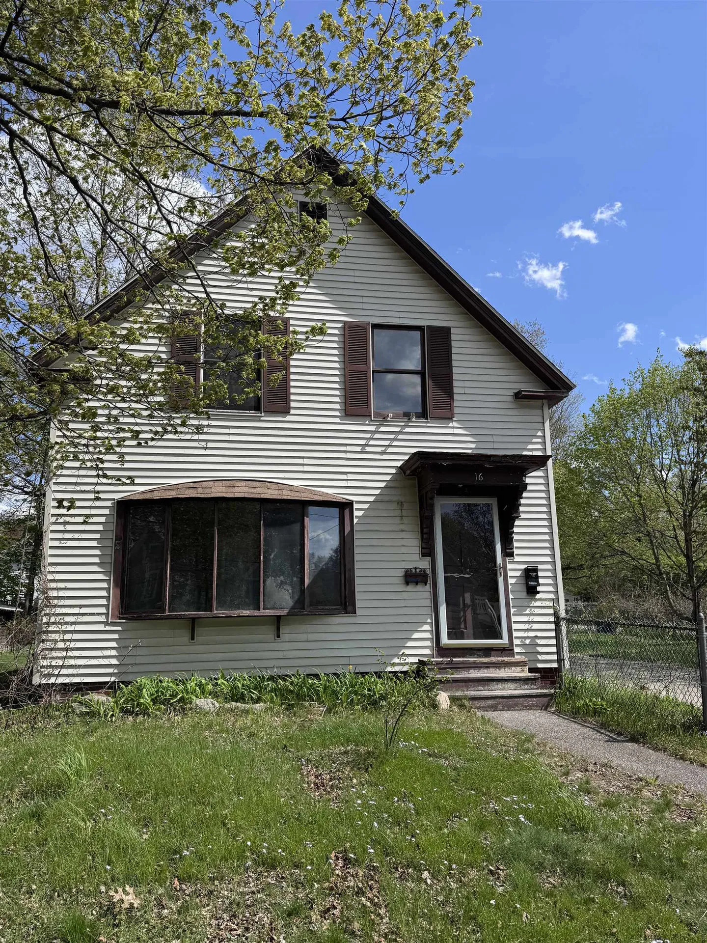 16 Norton Street Derry NH 03038