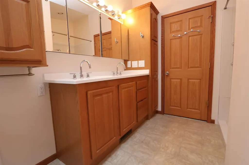 20 Kirkwood Road Hooksett NH 03106
