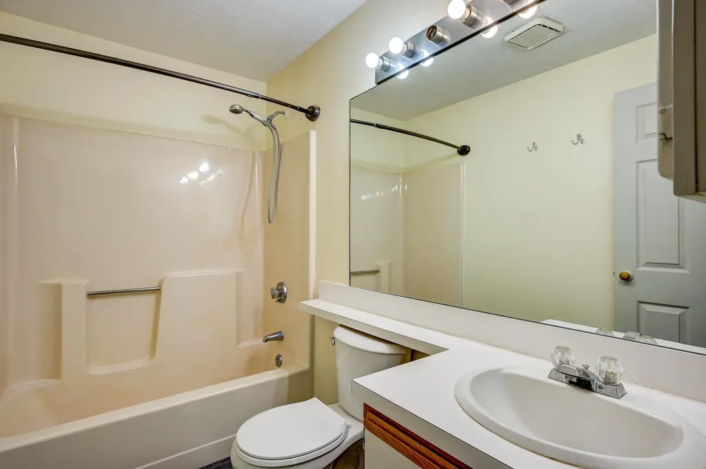 19 Saco Street Conway NH 03813