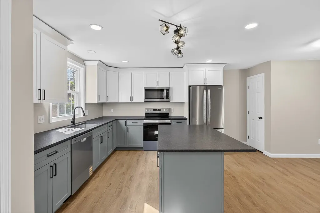 1465 Hooksett Road Hooksett NH 03106