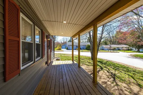 44 Sherwood Meadows Pembroke NH 03275