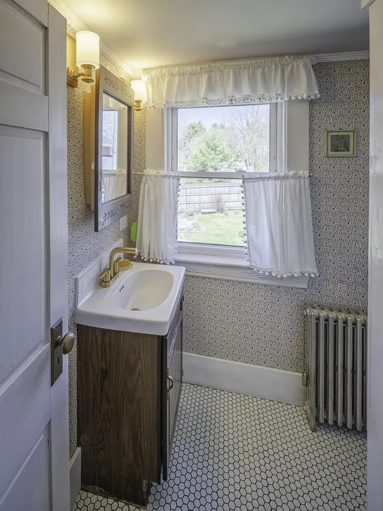 79 Noble Street Somersworth NH 03878