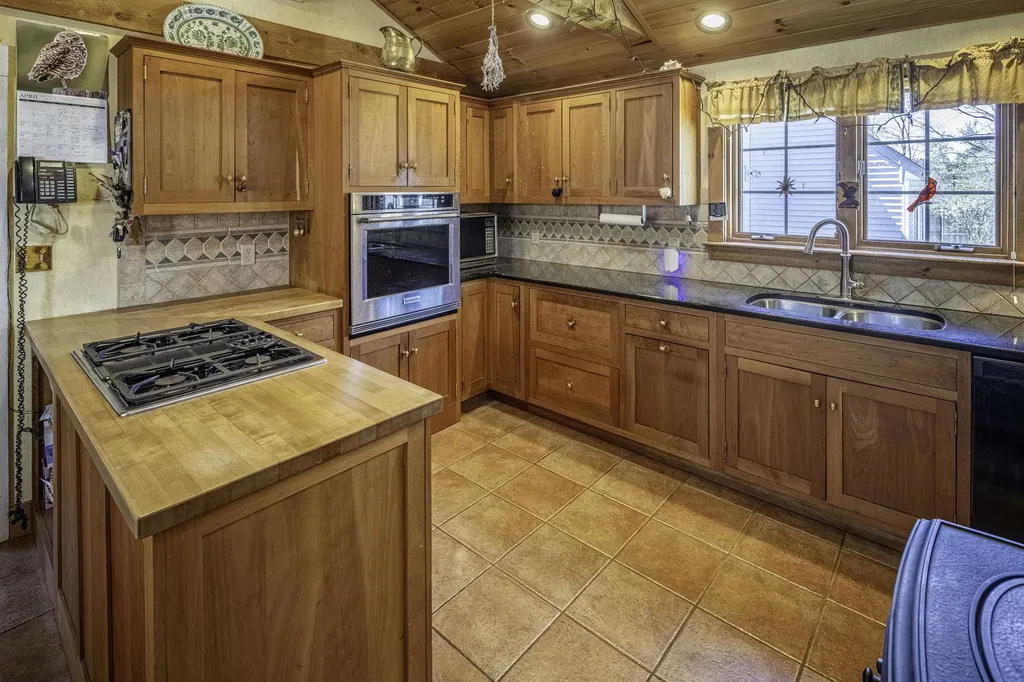 79 Noble Street Somersworth NH 03878