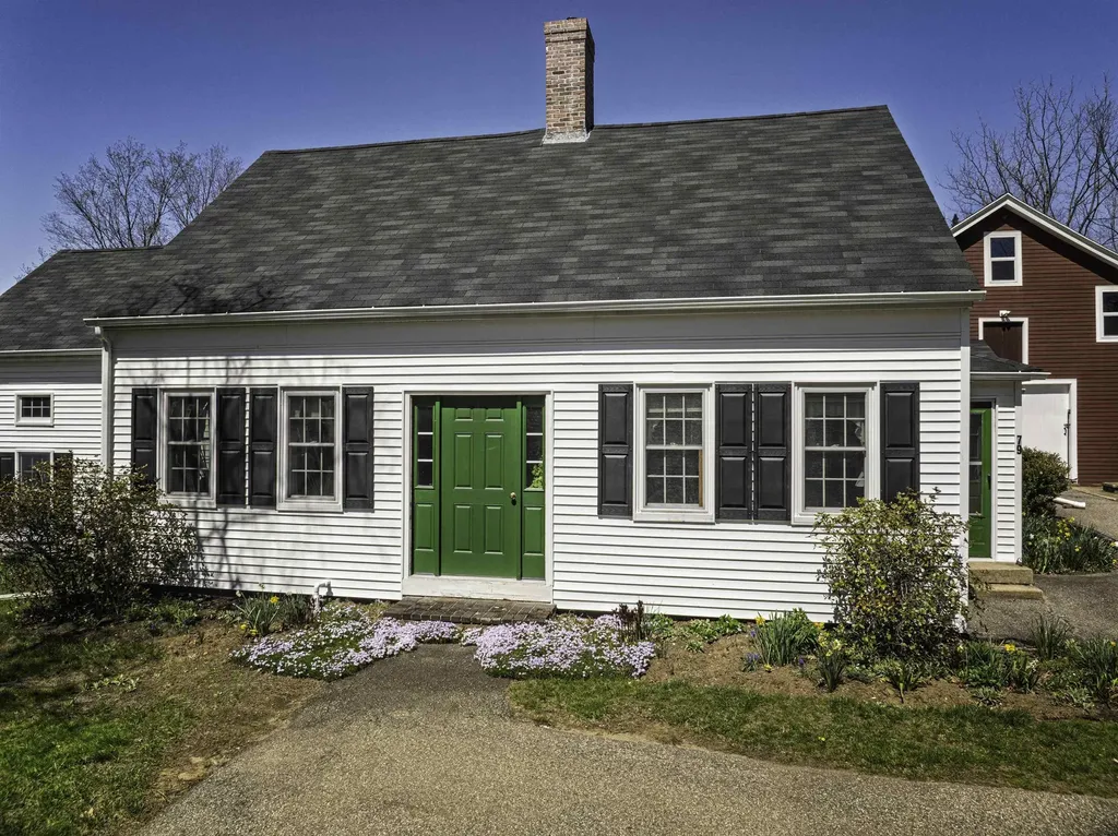 79 Noble Street Somersworth NH 03878