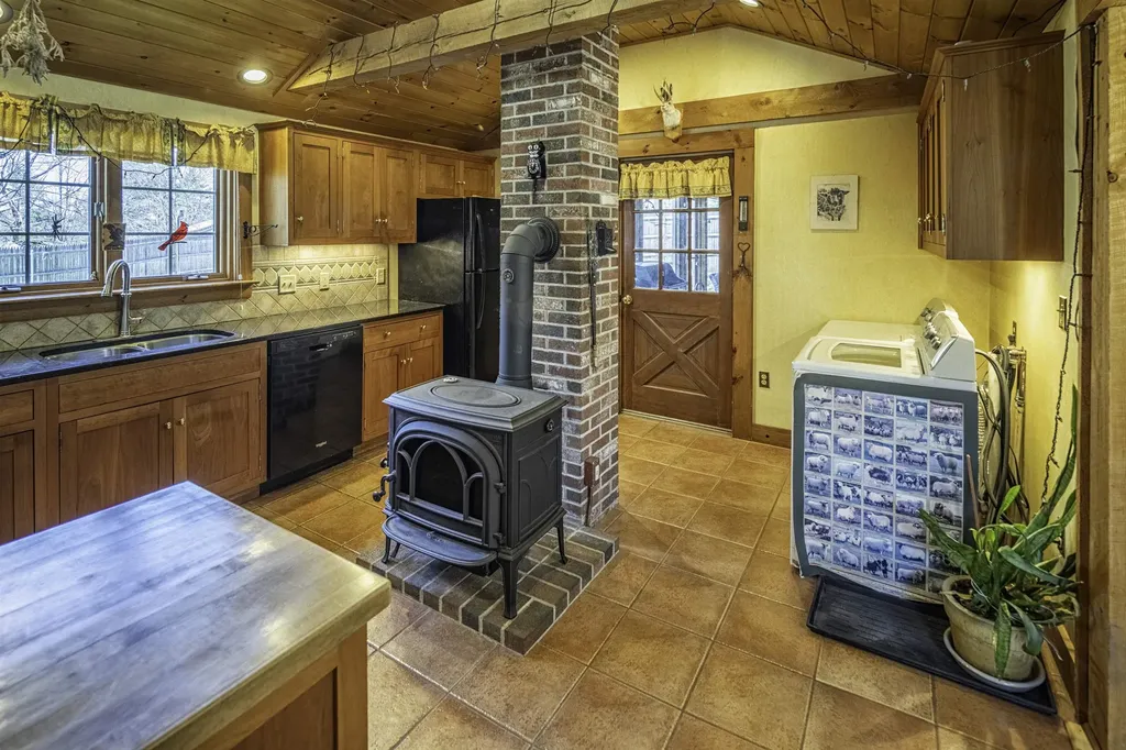 79 Noble Street Somersworth NH 03878