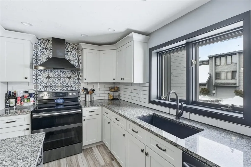 5 Tsienneto Road Derry NH 03038