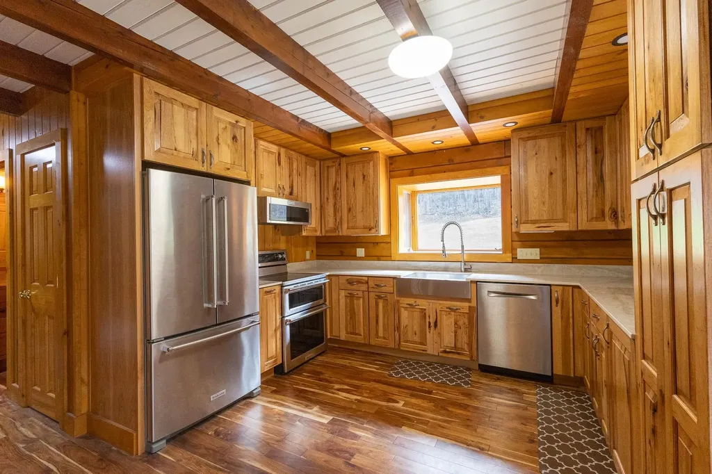 1209 Wildlife Road Hartford VT 05001