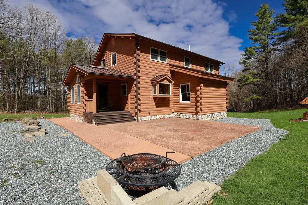 1209 Wildlife Road Hartford VT 05001