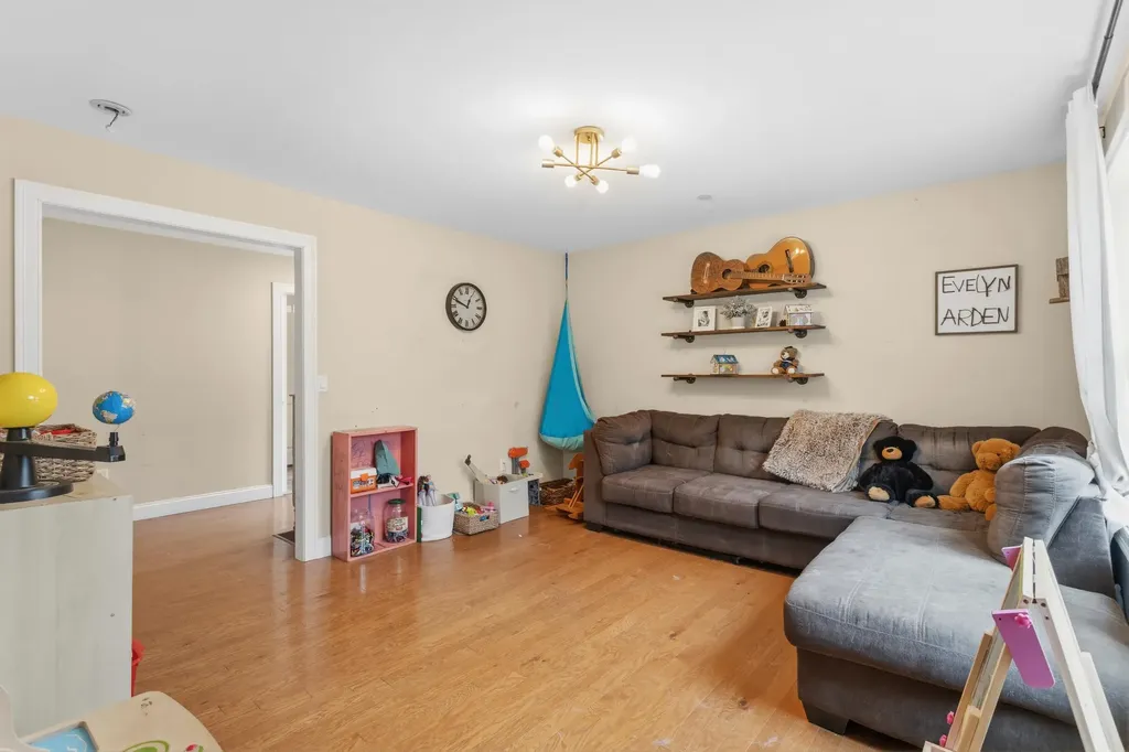 28 Dougherty Lane New Boston NH 03070