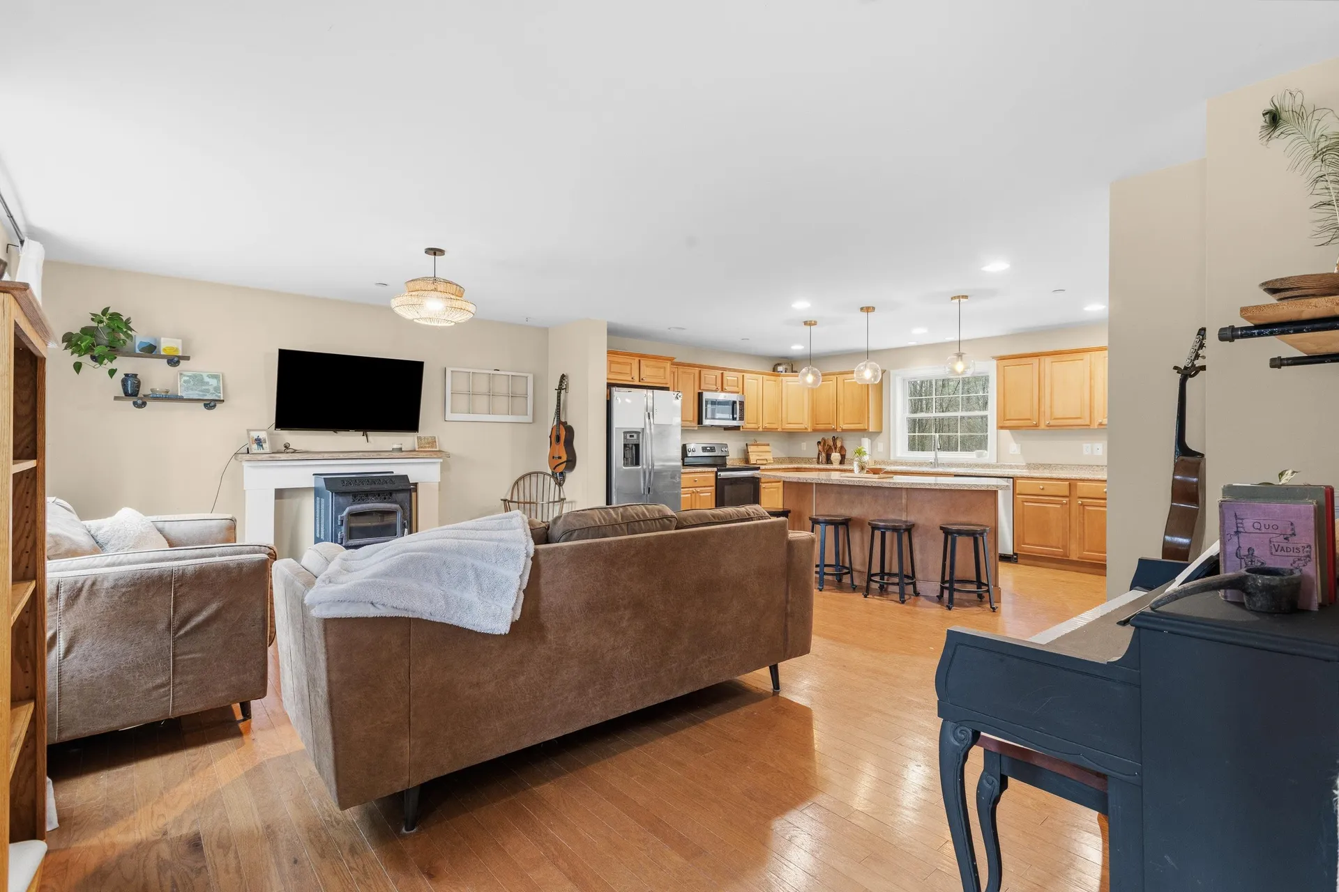28 Dougherty Lane New Boston NH 03070