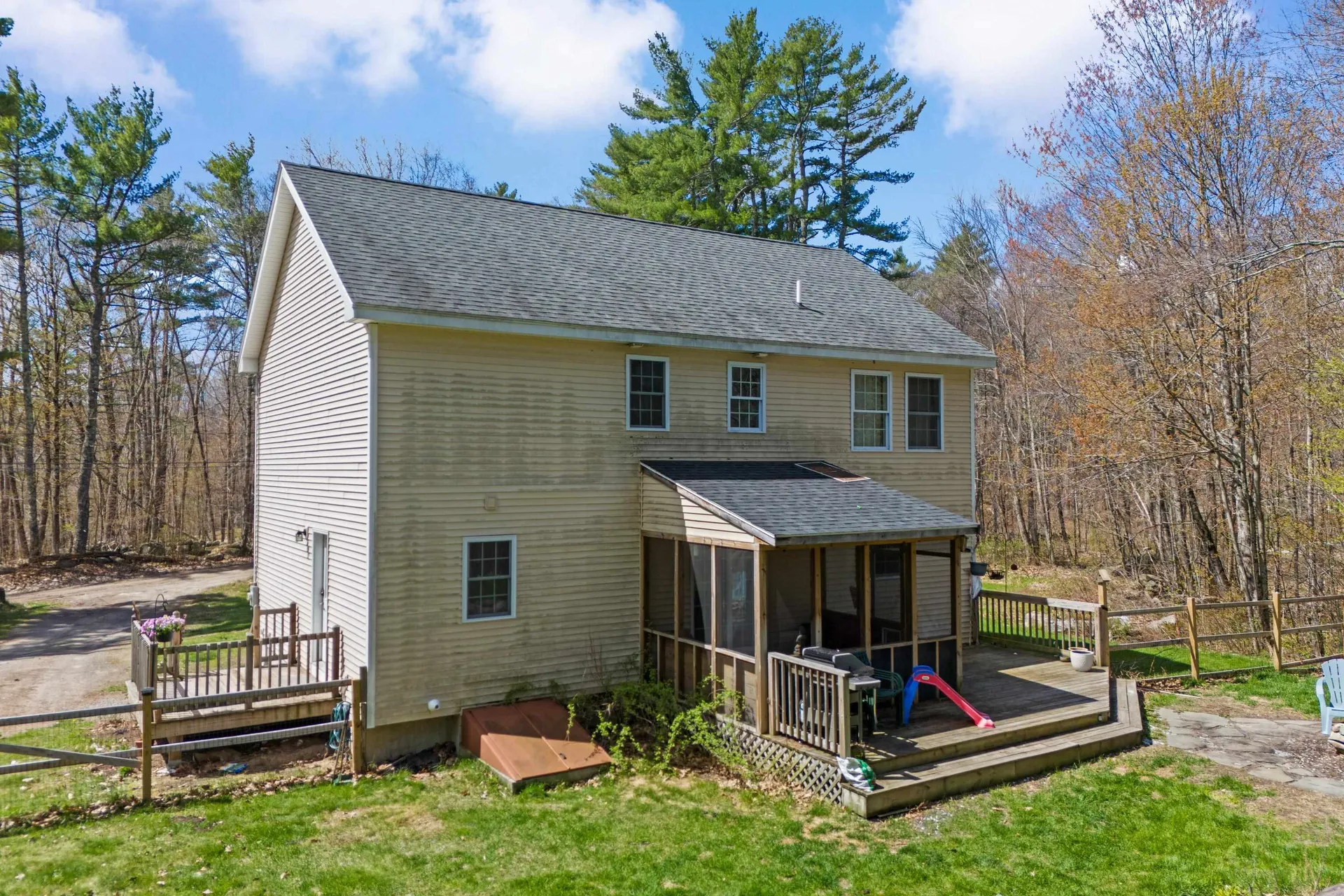 28 Dougherty Lane New Boston NH 03070