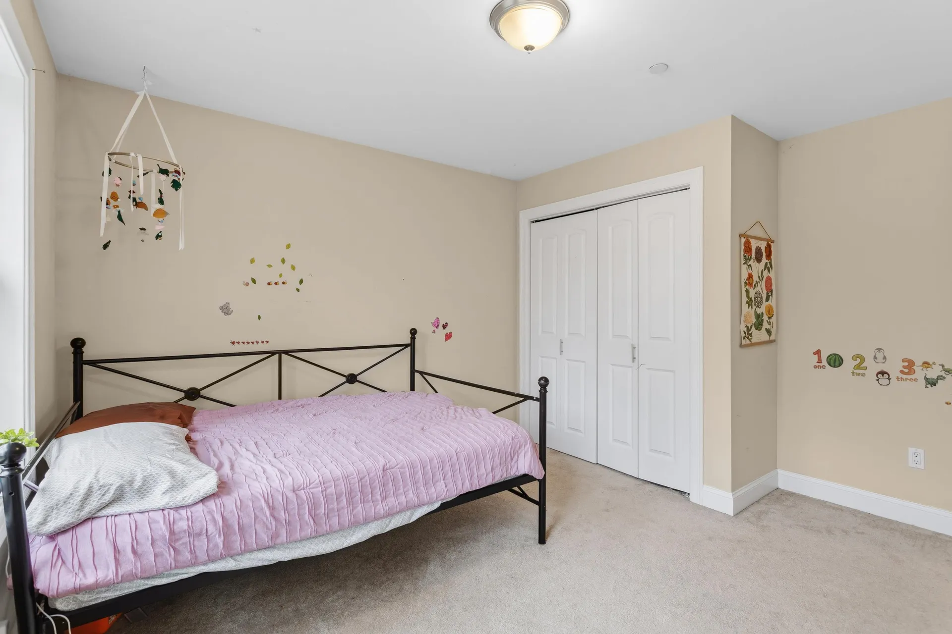 28 Dougherty Lane New Boston NH 03070