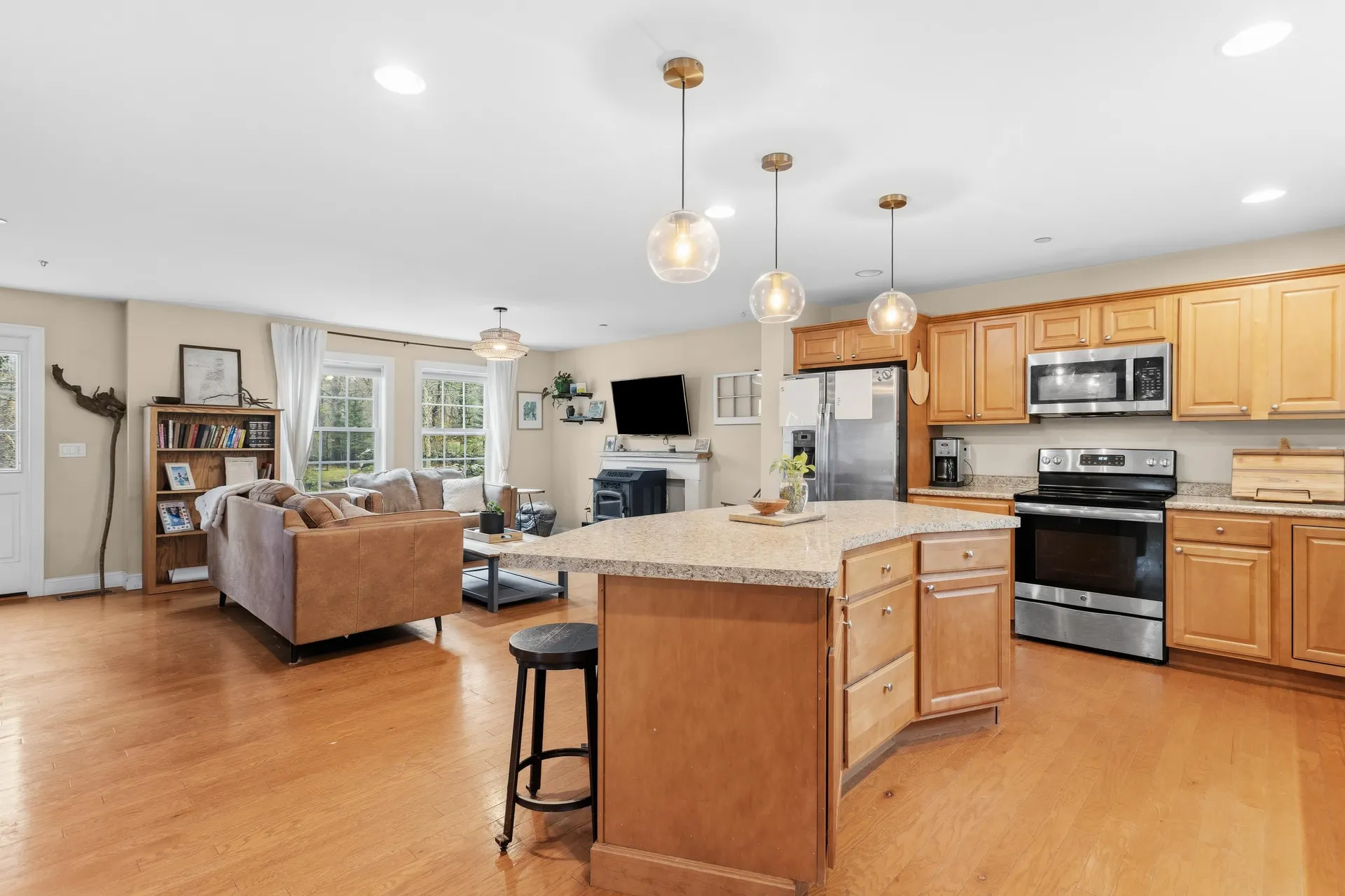 28 Dougherty Lane New Boston NH 03070