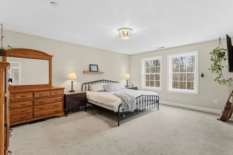 28 Dougherty Lane New Boston NH 03070