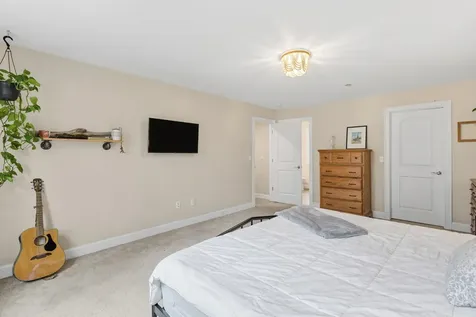 28 Dougherty Lane New Boston NH 03070