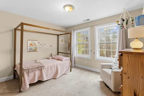 28 Dougherty Lane New Boston NH 03070