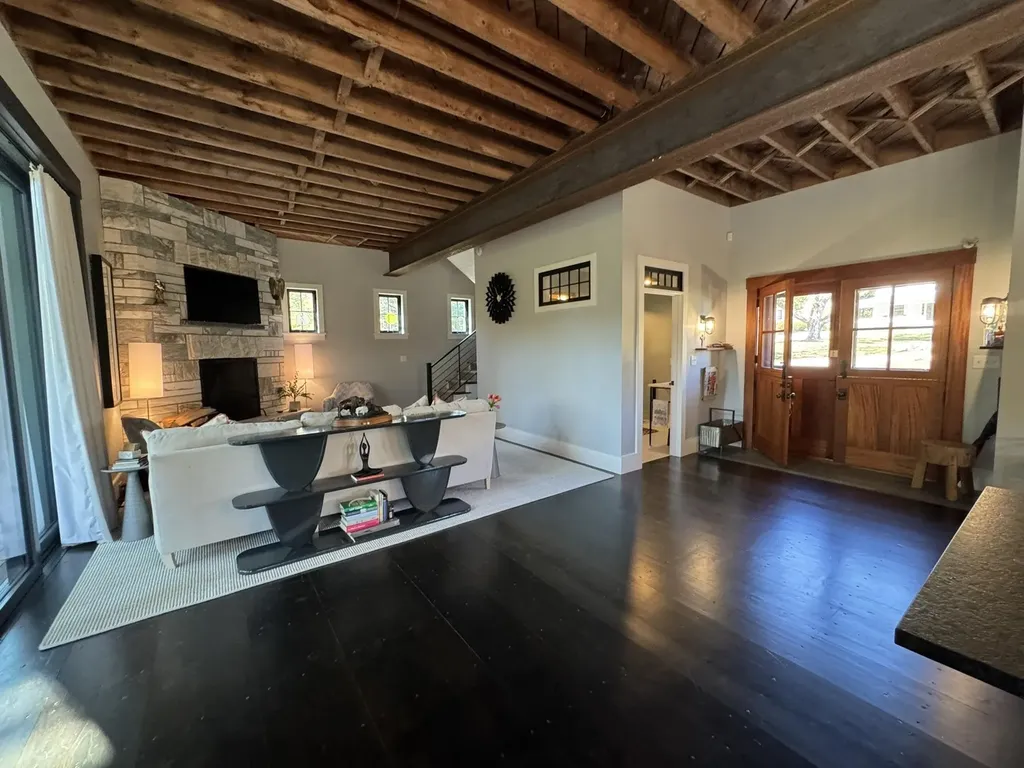 57 Taconic Road Manchester VT 05254
