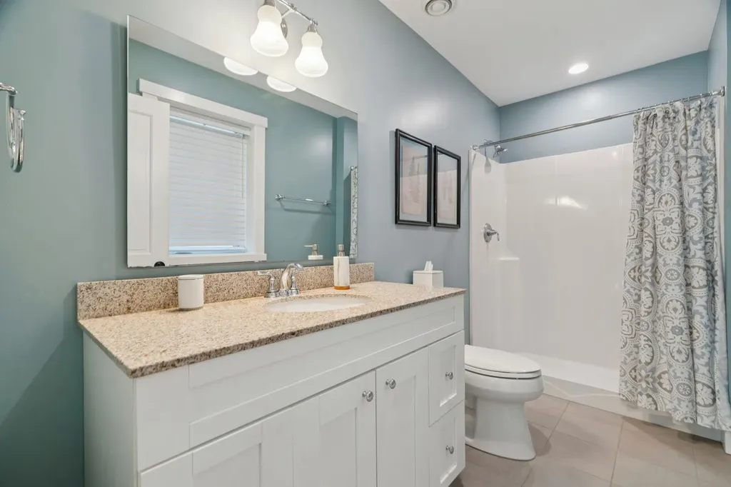 207 Hartness Way Hartford VT 05059