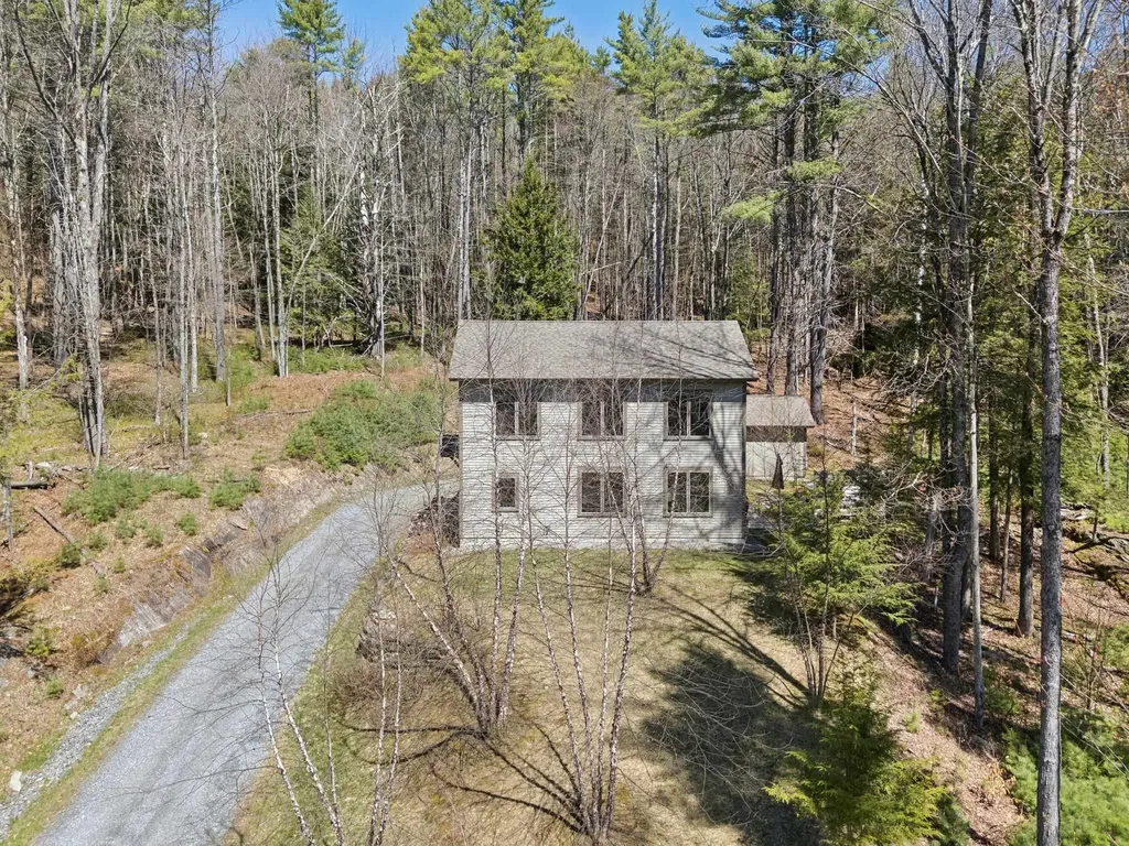 207 Hartness Way Hartford VT 05059