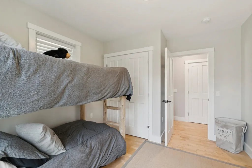 207 Hartness Way Hartford VT 05059