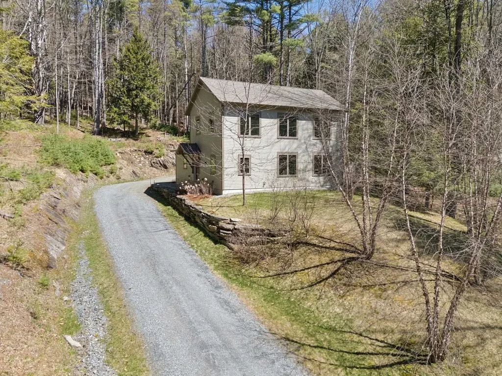 207 Hartness Way Hartford VT 05059