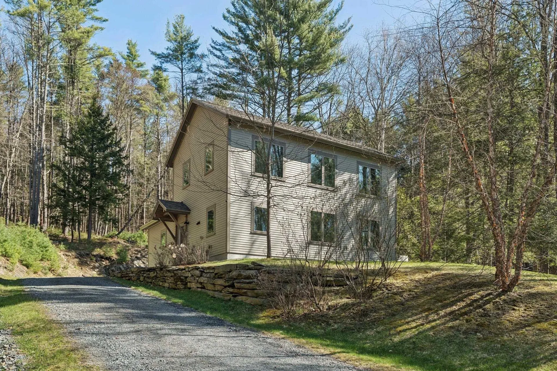 207 Hartness Way Hartford VT 05059
