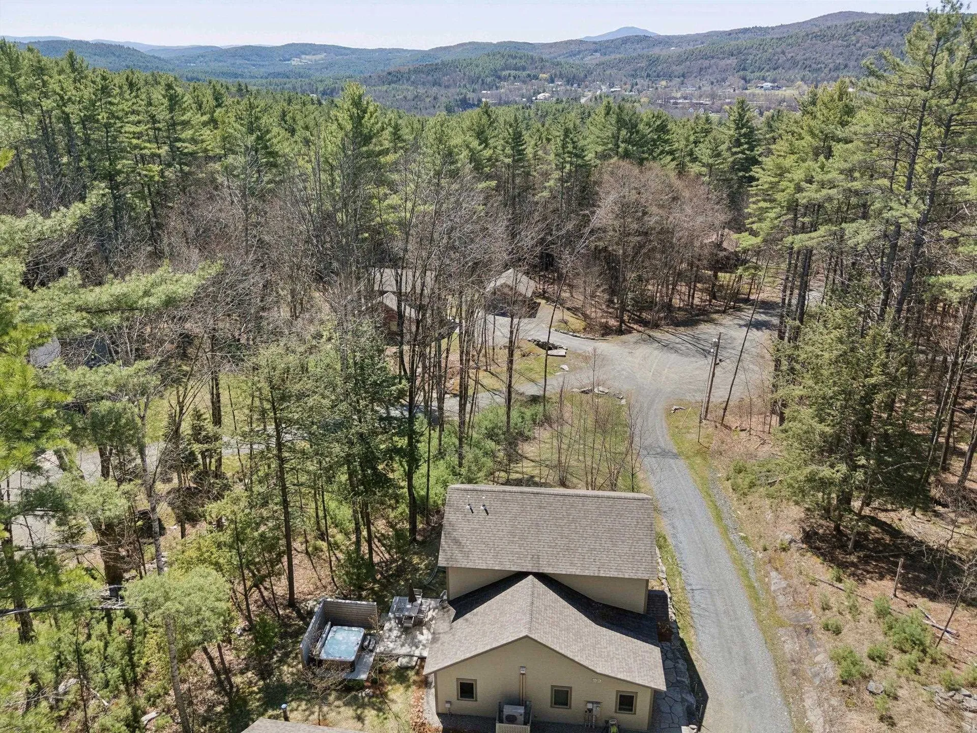 207 Hartness Way Hartford VT 05059