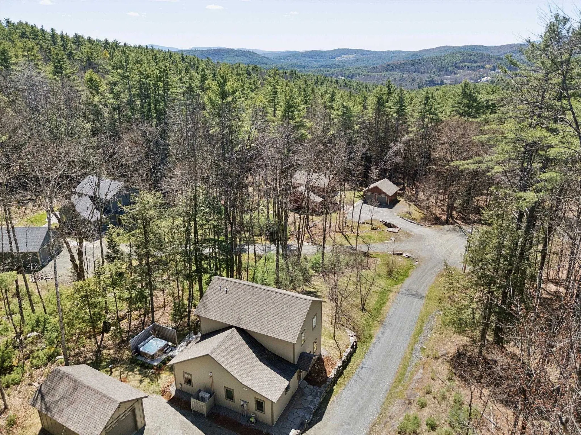 207 Hartness Way Hartford VT 05059