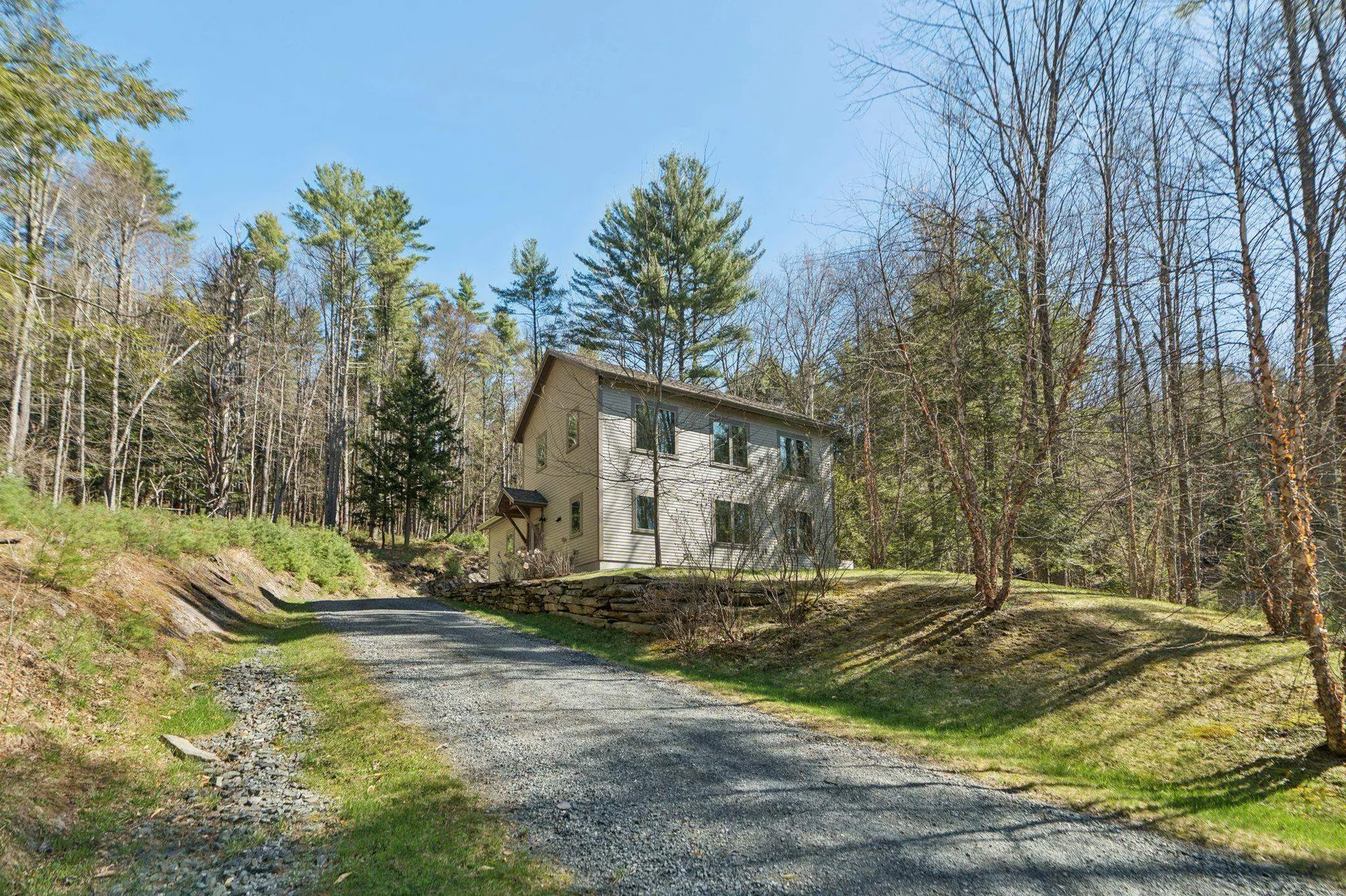 207 Hartness Way Hartford VT 05059