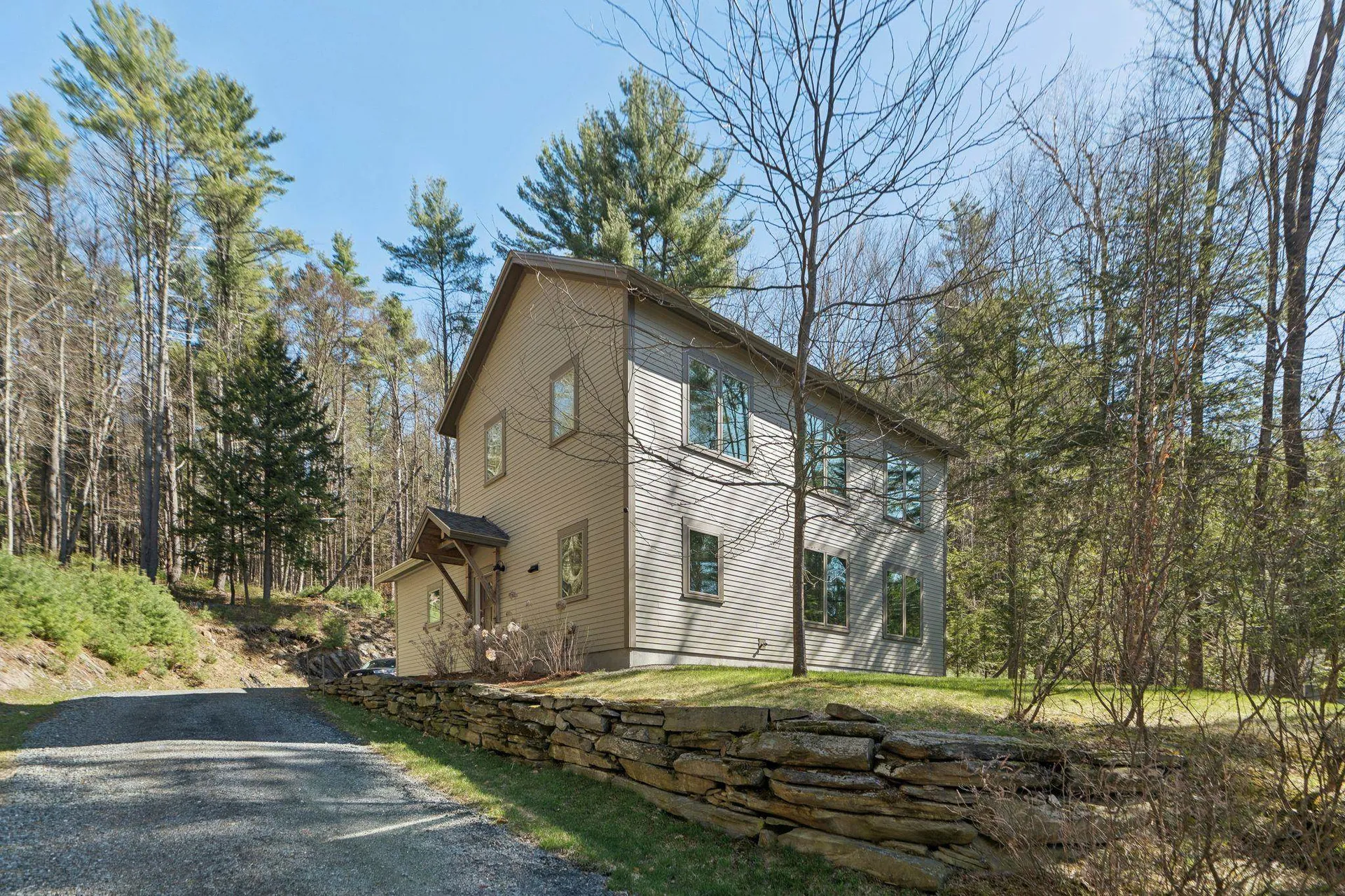 207 Hartness Way Hartford VT 05059